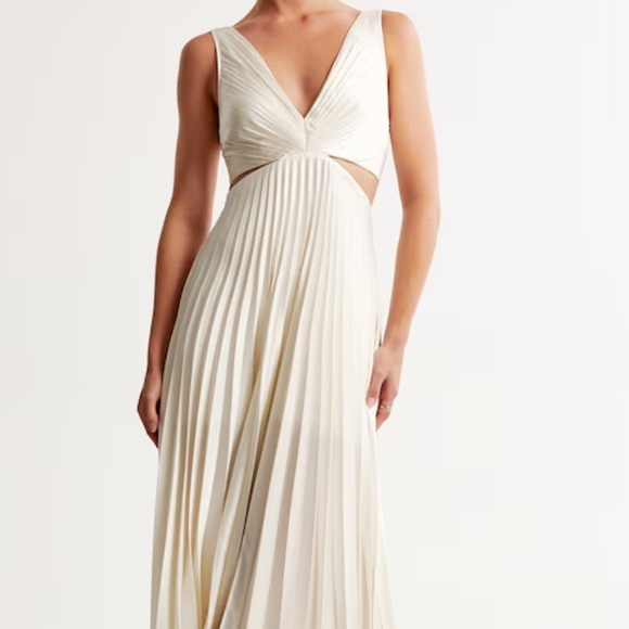 Abercrombie - Satin Pleated Cutout Maxi Dress - Picture 8 of 9